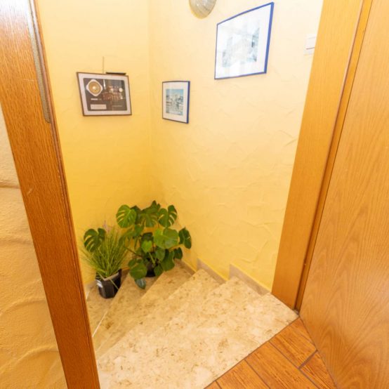 Treppe zum Dachgeschoss