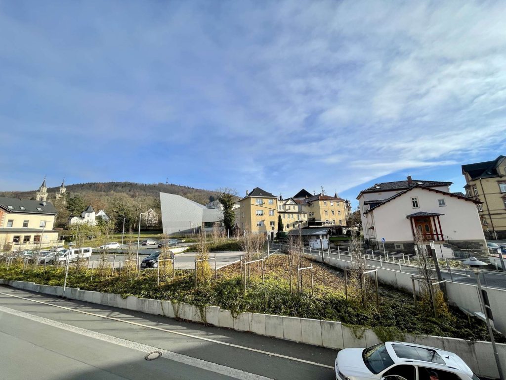 Gegenüberliegender Parkplatz des Spielzeugmuseums Sonneberg