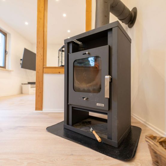 Schwedenofen im Esszimmer - zur Beheizung