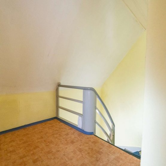 Treppe vorderes Haus