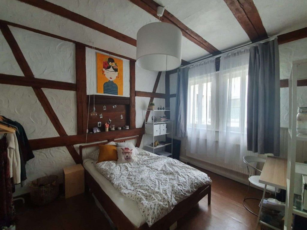 Schlafzimmer 1