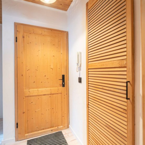 Wohnungsflur mit Gegensprechanlage