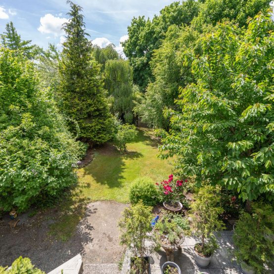 Haus 1 Schöner, gut eingewachsener Garten