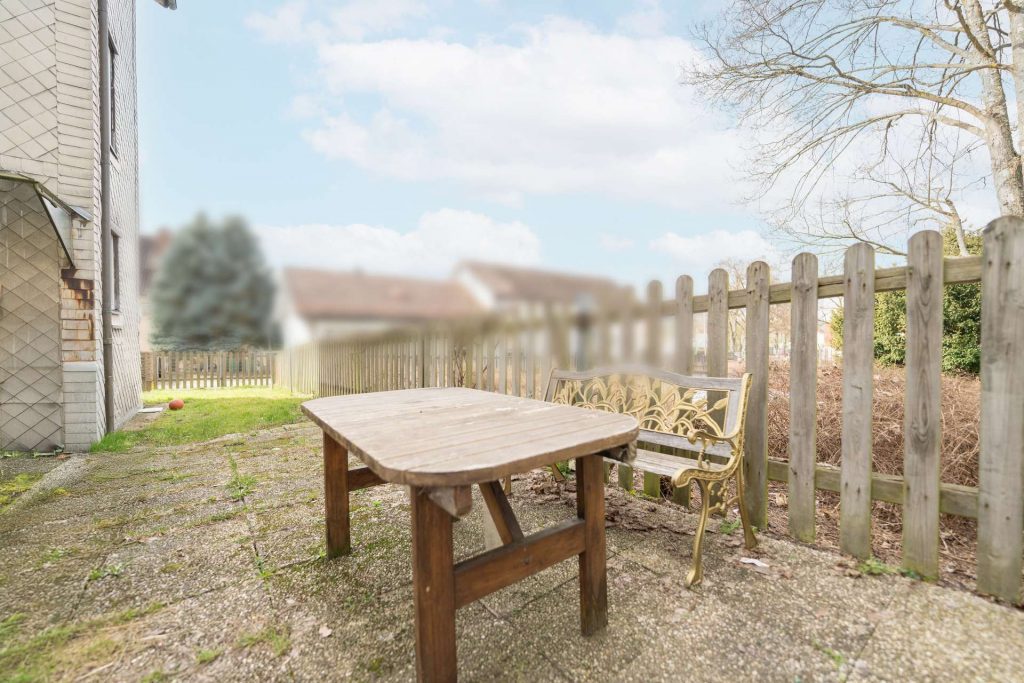 Terrasse hinter dem Haus