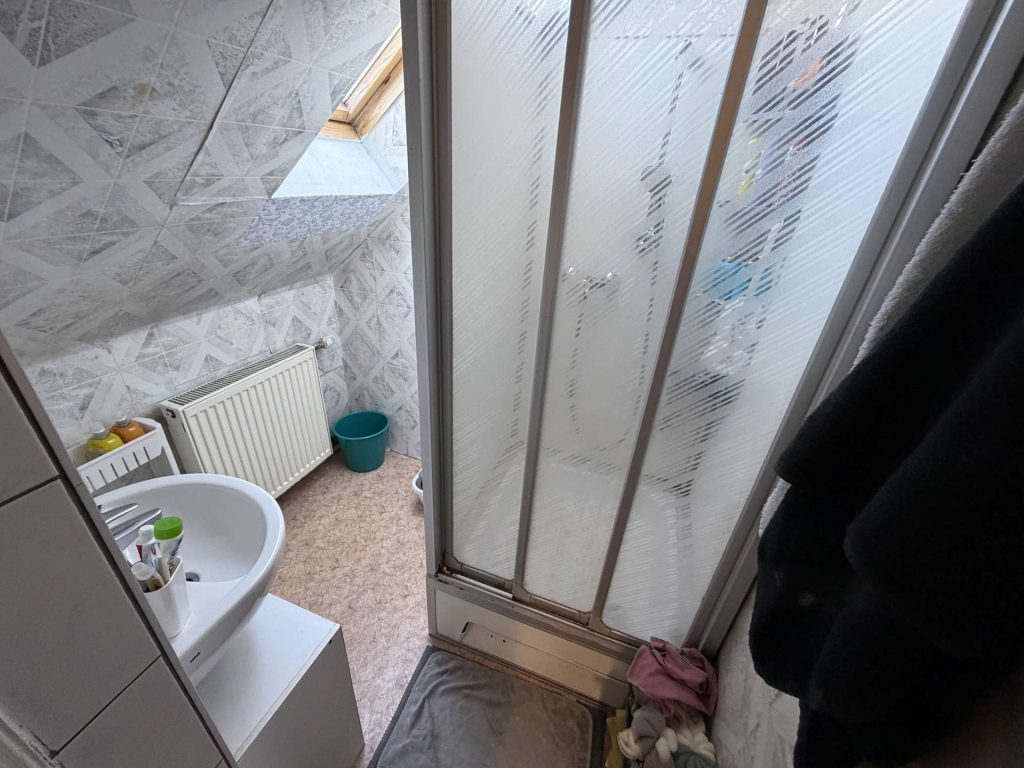Wohnung DG Duschbad